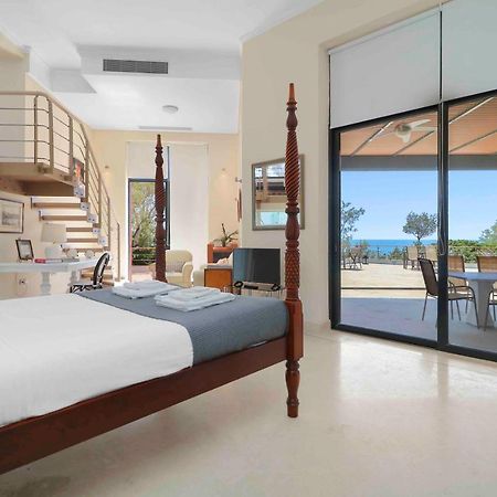 Black Diamond Beachfront Pool Villa Pasithea In Sounio, Athens Сунион Экстерьер фото