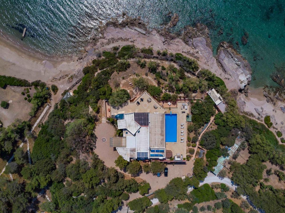 Black Diamond Beachfront Pool Villa Pasithea In Sounio, Athens Сунион Экстерьер фото