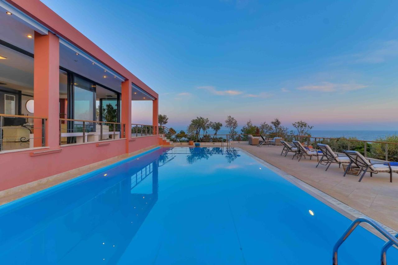 Black Diamond Beachfront Pool Villa Pasithea In Sounio, Athens Сунион Экстерьер фото