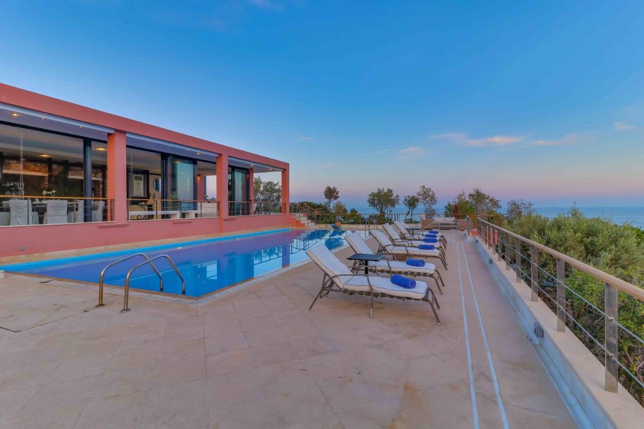 Black Diamond Beachfront Pool Villa Pasithea In Sounio, Athens Сунион Экстерьер фото